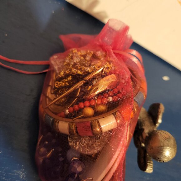 Mystery Jewelry drawstring bag 15+ wearable items|Gold & silver tone|Unbroken - Picture 3 of 5